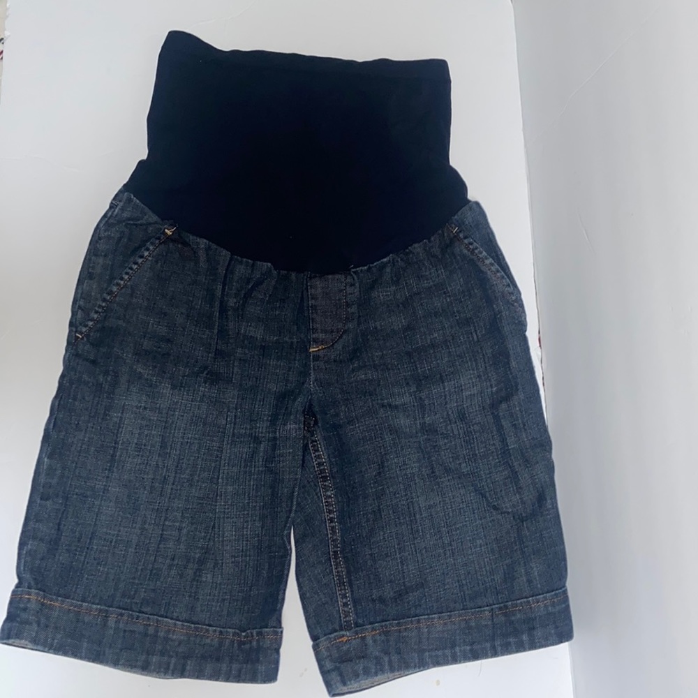 American Star maternity shorts size medium